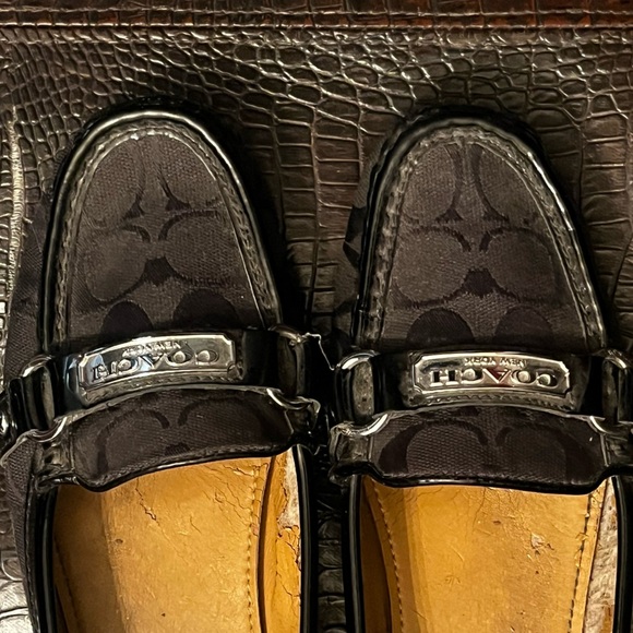 Coach Felisha Loafers Sz 6.5 Black Monogram Fabric Patent Leather Silver Buckle - Picture 5 of 9